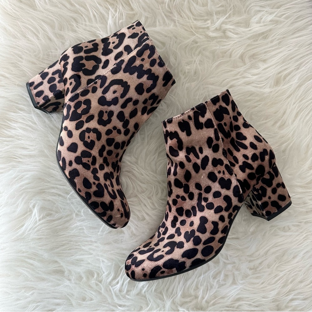 Like New a new day Leopard Booties